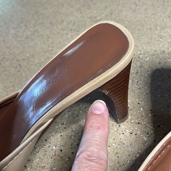 Bandolino Brass Horse Bit Accent Tan Leather Heeled Mules sz 6 - Picture 14 of 16